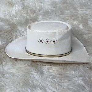 Elegante de Lujo Cow boy / girl cream plastic hat